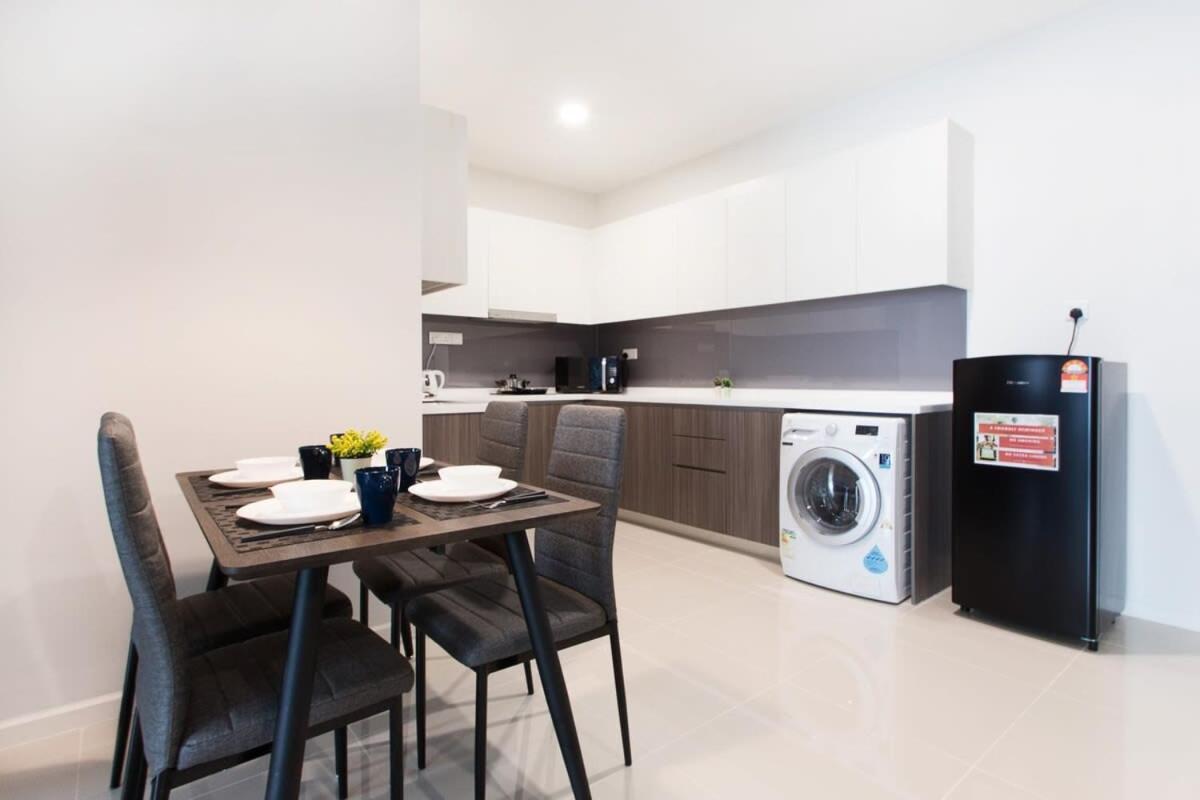 Modern, High Floor Suasana Suites 05 In Jb Johor Bahru Luaran gambar
