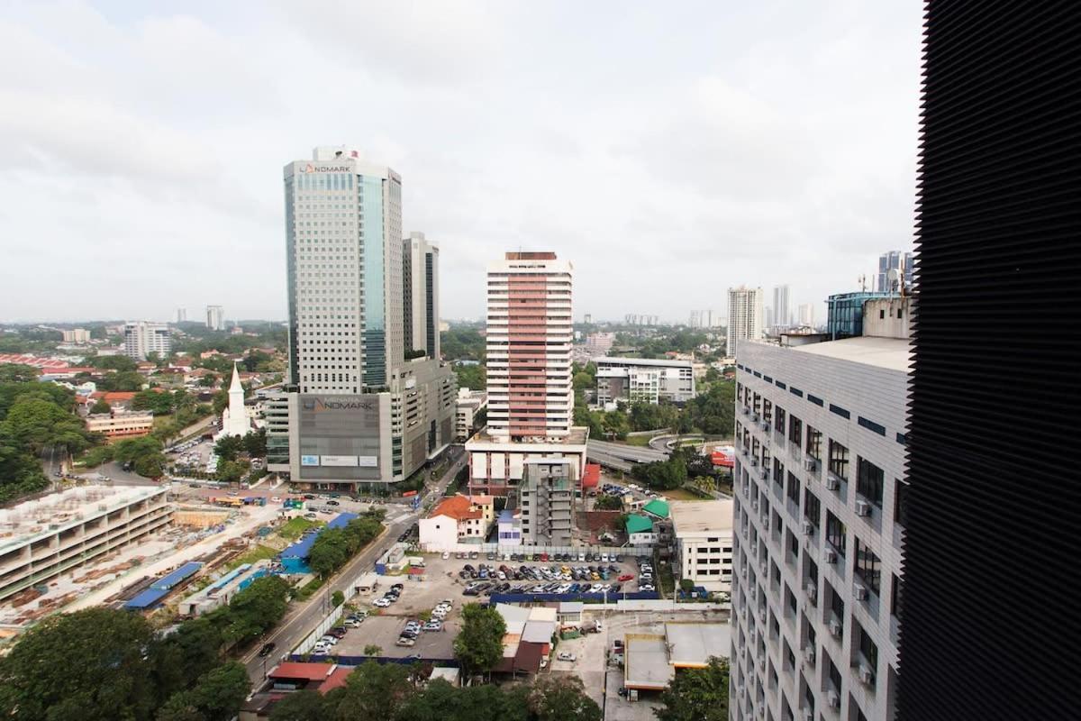 Modern, High Floor Suasana Suites 05 In Jb Johor Bahru Luaran gambar