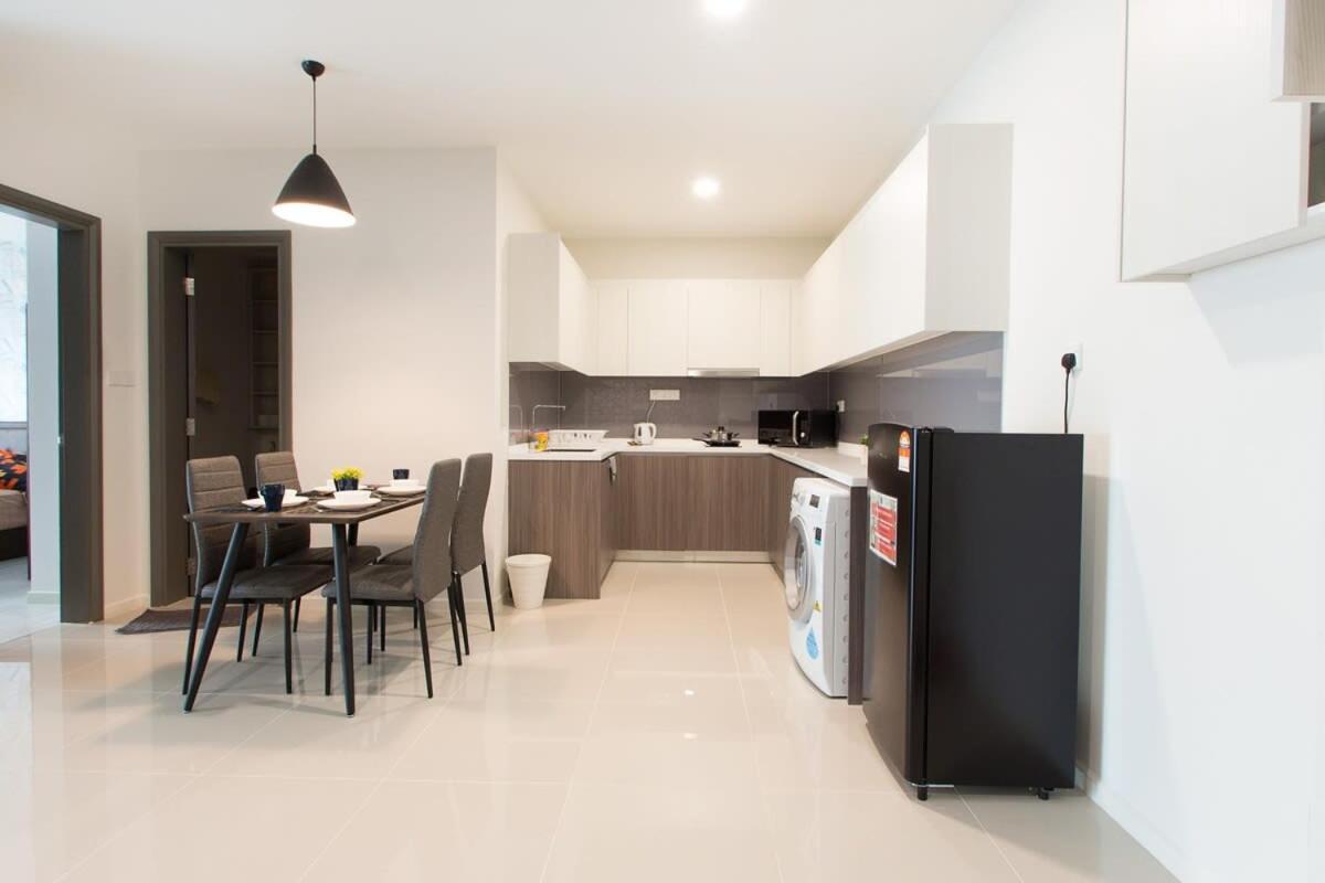 Modern, High Floor Suasana Suites 05 In Jb Johor Bahru Luaran gambar